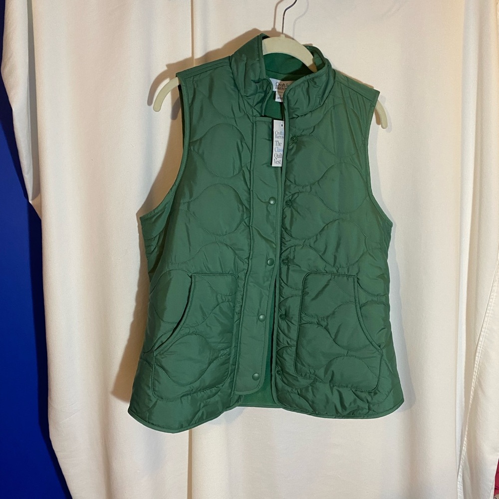 Croft & Barrow, small women’s vest, green NWT